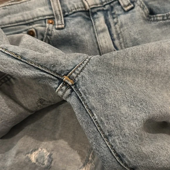 Distressed Levi’s - Picture 6 of 6